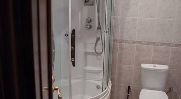 Фото номера Стандартный люкс Гостиница Guest house Postoyalyi Dvor г. Ханты-Мансийск 5